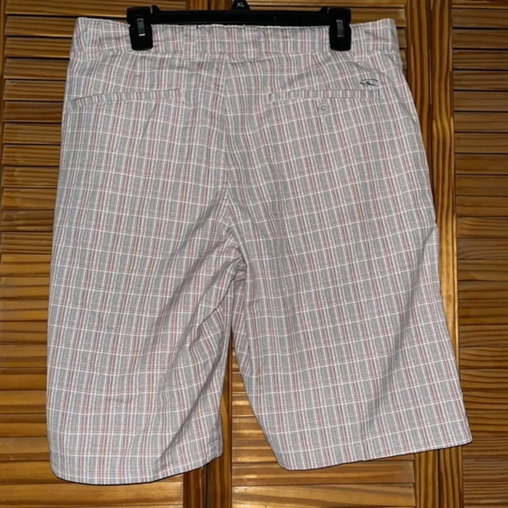 O’Neill Casual Flat Front Plaid Shorts‎ Size 32